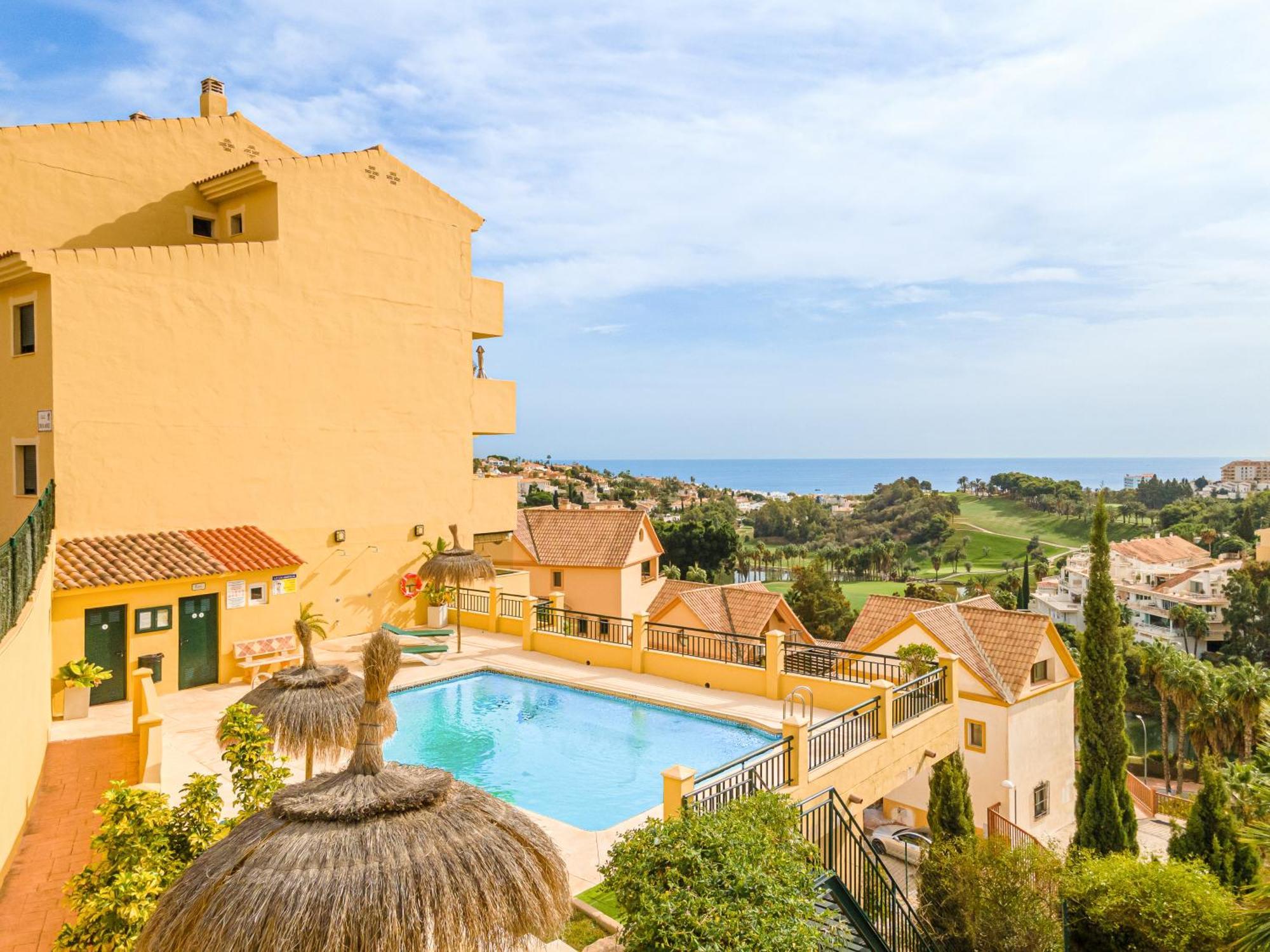 Fabulous Golf Front Apartment With Pool And Seaview Benalmádena Exteriör bild